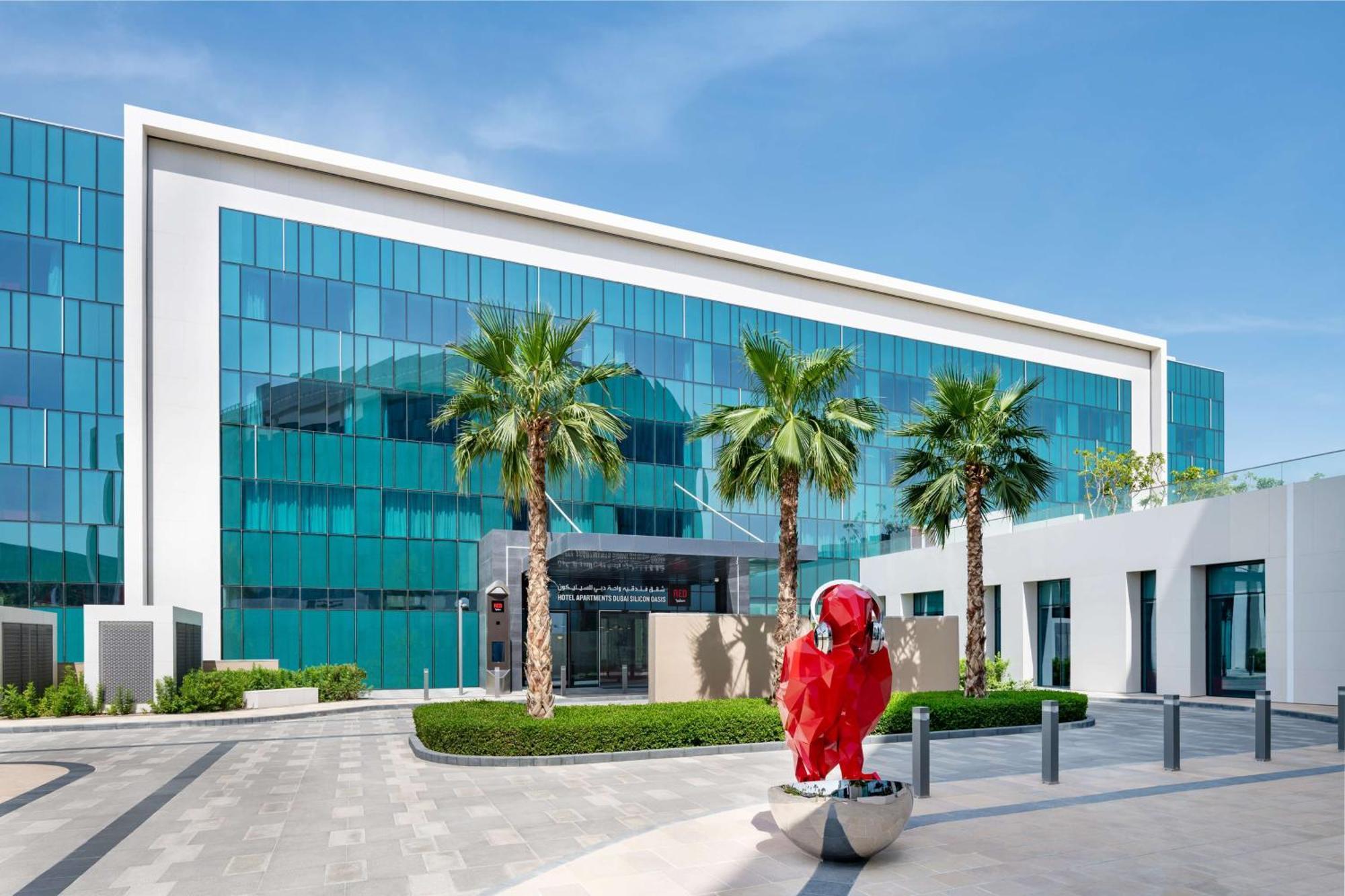 Hotel Radisson Red Dubai Silicon Oasis Exterior foto